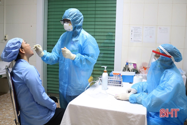 100% nhân viên các cơ sở khám chữa bệnh công lập ở TP Hà Tĩnh âm tính với SARS-CoV-2