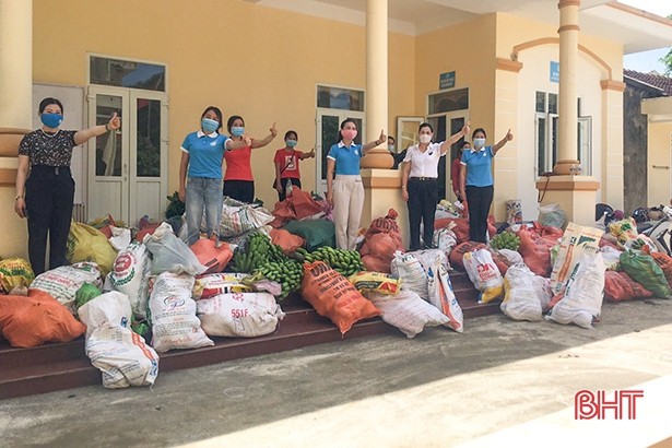 Phụ nữ Hà Tĩnh góp lương thực, nấu cơm hỗ trợ các khu cách ly 