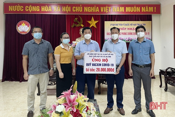 Nhiều nhà hảo tâm tiếp tục ủng hộ Hà Tĩnh phòng, chống dịch Covid-19