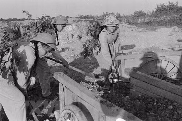 Đẩy mạnh phong trào thi đua, thực hiện thắng lợi Nghị quyết Đại hội Đảng bộ tỉnh lần thứ XIX