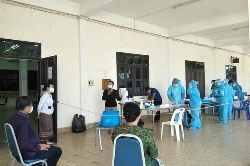 Số ca mắc mới Covid-19 tại Lào giảm sâu hơn 2 tuần qua