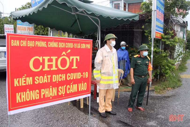 Chủ tịch UBND tỉnh: Hương Sơn cần khẩn trương truy vết các trường hợp liên quan đến 9 ca bệnh