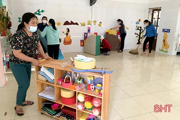 Phụ nữ Hà Tĩnh góp lương thực, nấu cơm hỗ trợ các khu cách ly 