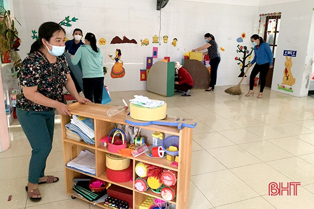 Phụ nữ Hà Tĩnh góp lương thực, nấu cơm hỗ trợ các khu cách ly 