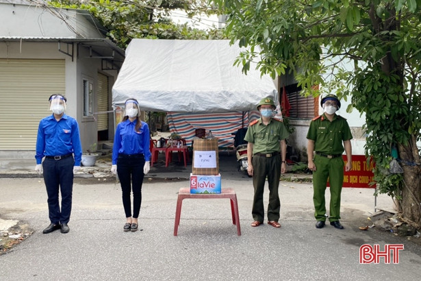 Tỉnh đoàn Hà Tĩnh hỗ trợ nhiều trang thiết bị phục vụ chống dịch
