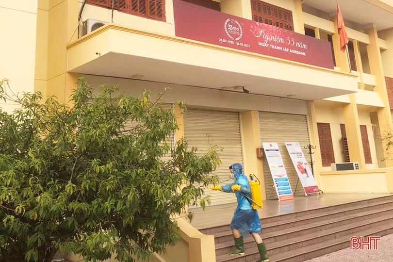 Hệ thống ngân hàng Hà Tĩnh siết chặt phòng dịch Covid-19