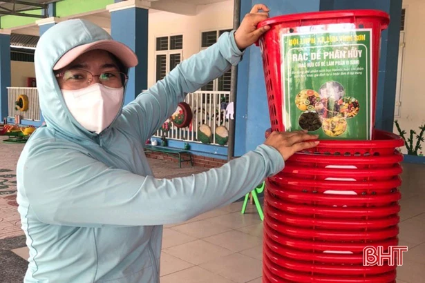 Phụ nữ Hà Tĩnh góp lương thực, nấu cơm hỗ trợ các khu cách ly 