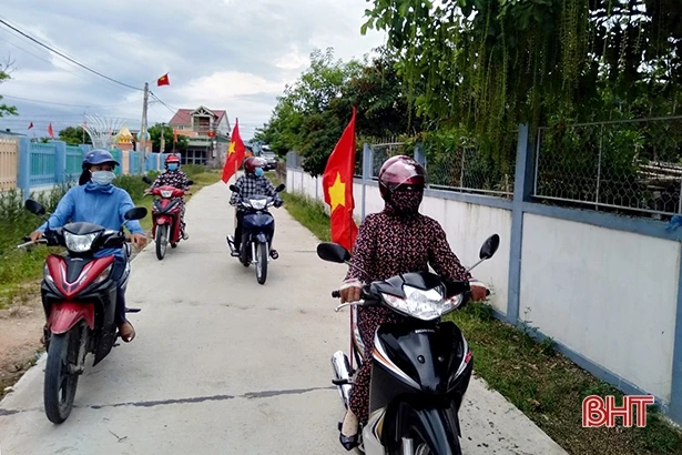 Phụ nữ Hà Tĩnh góp lương thực, nấu cơm hỗ trợ các khu cách ly 