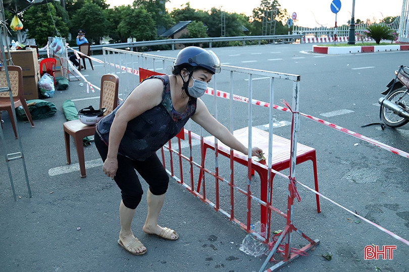 Cung ứng hàng hóa qua các chốt phòng dịch ở TP Hà Tĩnh