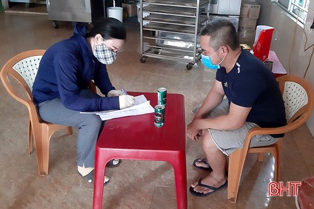 Phụ nữ Hà Tĩnh góp lương thực, nấu cơm hỗ trợ các khu cách ly 