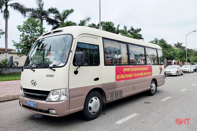 52 cán bộ y tế Nghệ An đã có mặt hỗ trợ Hà Tĩnh phòng, chống dịch Covid-19