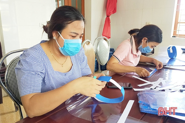 Xem nông dân Hà Tĩnh tiếp sức cho công tác phòng, chống Covid-19