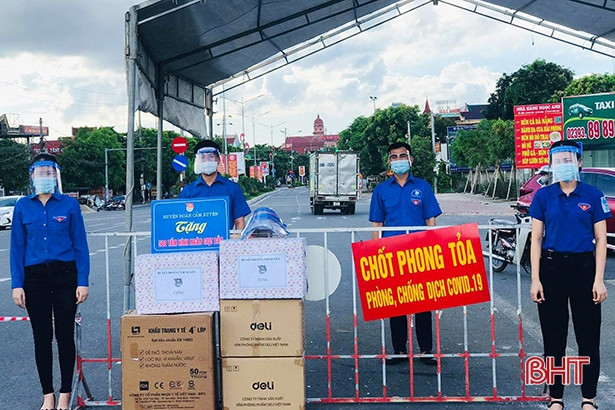 Tuổi trẻ Cẩm Xuyên góp sức cùng cộng đồng chống dịch Covid-19