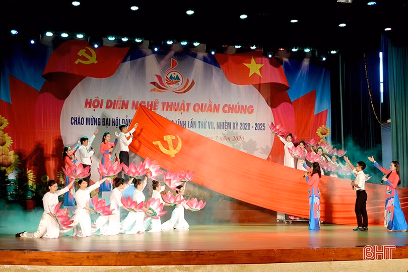 Đặc sắc Hội diễn Nghệ thuật quần chúng chào mừng Đại hội Đảng bộ TX Hồng Lĩnh