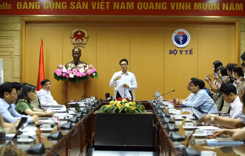 Thêm 2 trường hợp nhập cảnh từ Nga mắc COVID-19, Việt Nam có 415 ca bệnh