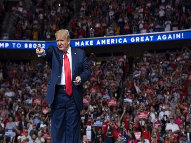 Bầu cử Tổng thống Mỹ: Ông Trump đương đầu với “tổ hợp thách thức”
