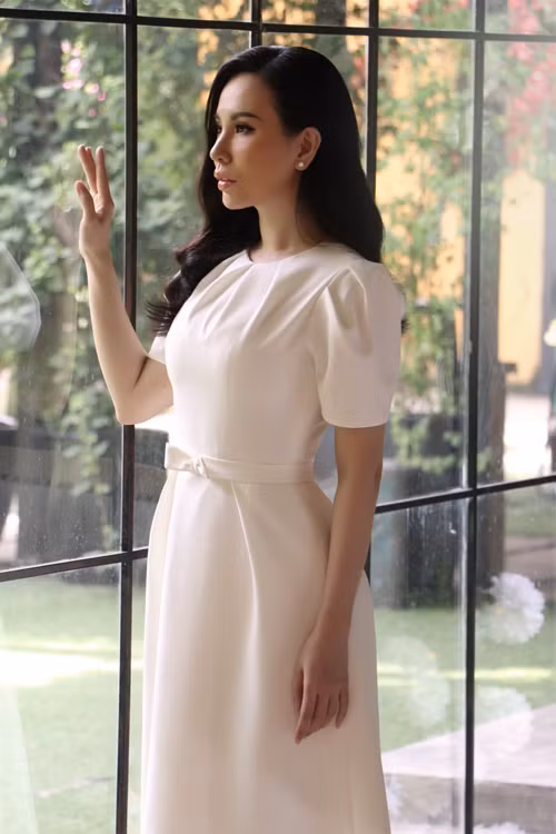 Váy đi tiệc đơn sắc