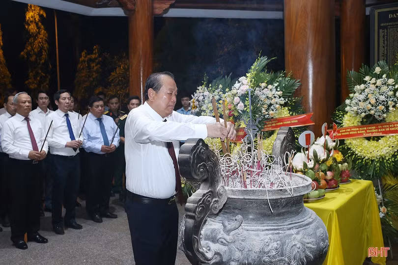 Lãnh đạo Đảng, Nhà nước dâng hương tại Khu di tích Ngã ba Đồng Lộc