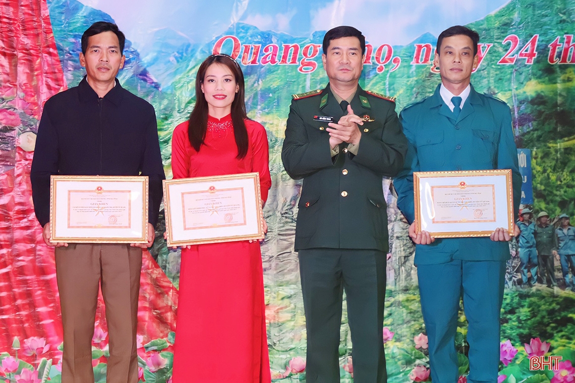 Vui “Ngày hội Biên phòng toàn dân” ở xã biên giới Hà Tĩnh