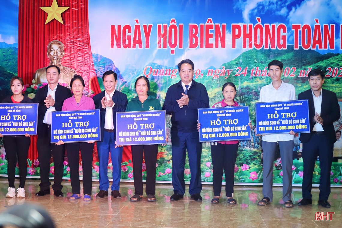Vui “Ngày hội Biên phòng toàn dân” ở xã biên giới Hà Tĩnh