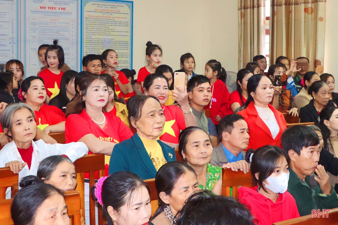 Vui “Ngày hội Biên phòng toàn dân” ở xã biên giới Hà Tĩnh