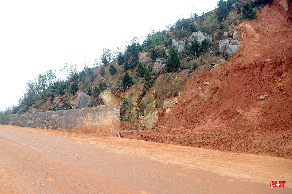 bqbht_br_duong-ven-bien-ha-tinh-01a.jpg