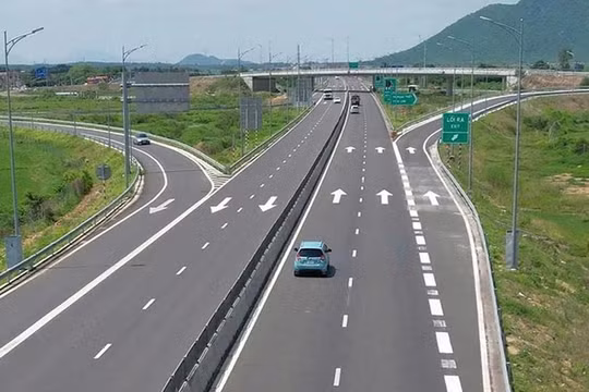 Đề xuất làn vượt xe trên 3 tuyến cao tốc từ Bắc vào Nam