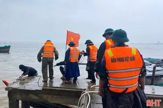 Nỗ lực tìm kiếm ngư dân Hà Tĩnh mất tích khi tàu cá chìm