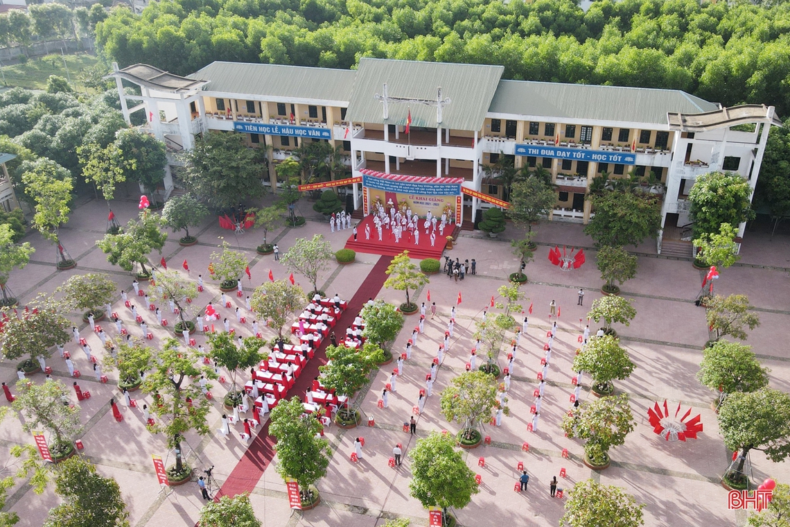 Hà Tĩnh khai giảng năm học mới, truyền hình trực tiếp từ Trường THCS Lê Văn Thiêm