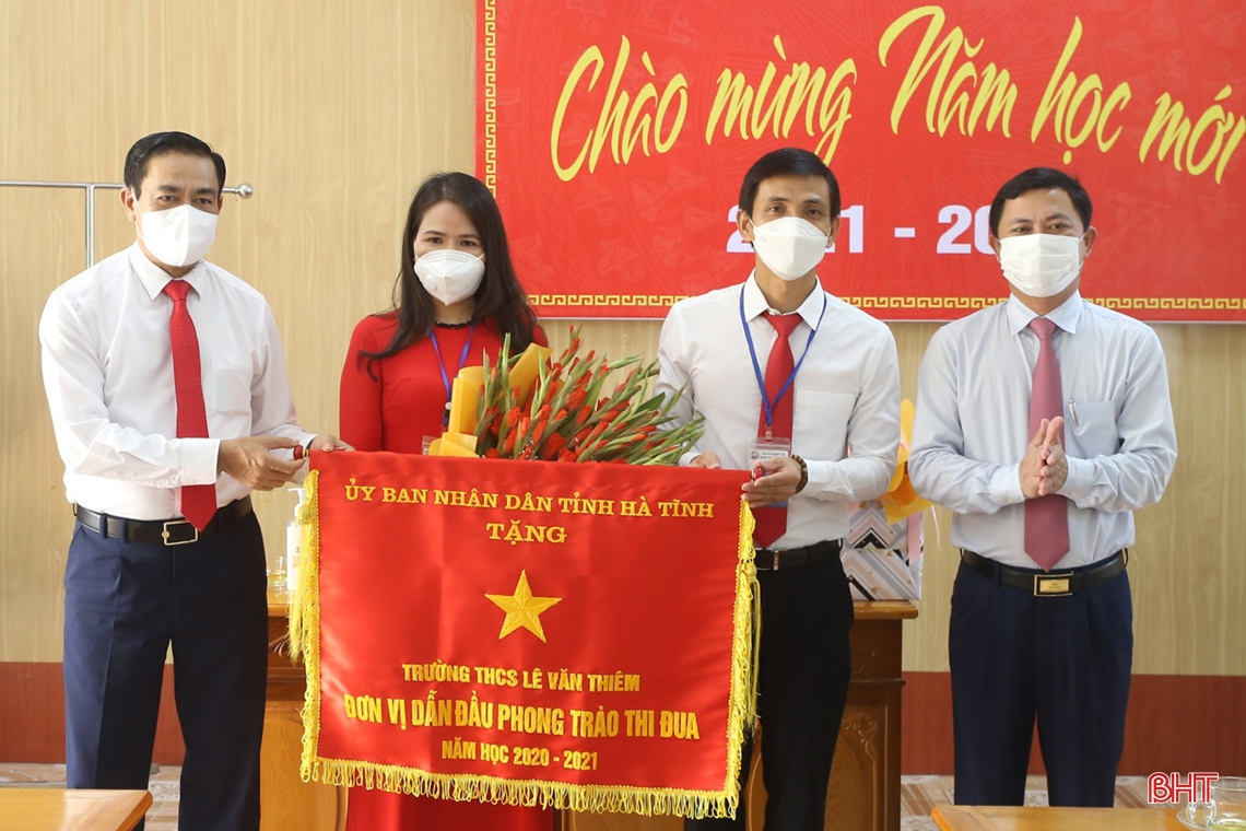 Hà Tĩnh khai giảng năm học mới, truyền hình trực tiếp từ Trường THCS Lê Văn Thiêm