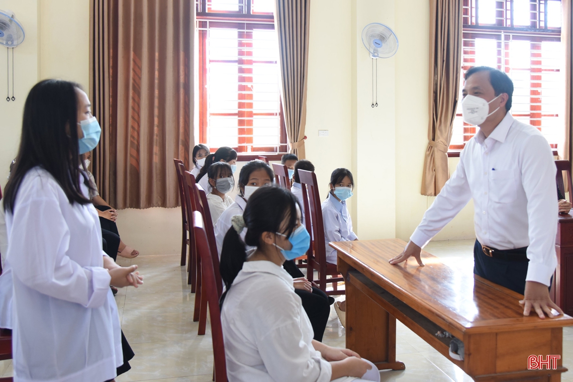 Hà Tĩnh khai giảng năm học mới, truyền hình trực tiếp từ Trường THCS Lê Văn Thiêm