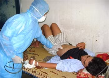 Bệnh nhân sốt xuất huyết điều trị tại BV Đa khoa Hà Tĩnh