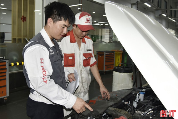 Vừa học phổ thông vừa học nghề - “chìa khoá” mở tương lai