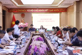 Xây dựng nghị quyết về chế độ phụ cấp cho cán bộ cơ sở sát với thực tiễn