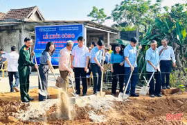 Khởi công 6 nhà ở cho hộ nghèo, gia đình chính sách