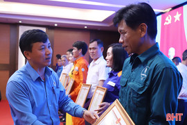 Đồng hành cùng công nhân, người lao động tiến vào kỷ nguyên mới