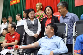 “Mỗi giọt máu cho đi - Một cuộc đời ở lại”