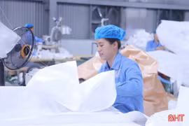 Doanh nghiệp linh hoạt bảo vệ người lao động trong mùa nắng nóng