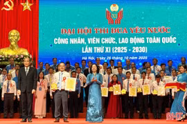 Công ty CP Bao bì Sông La Xanh và 2 cá nhân được Tổng Liên đoàn Lao động Việt Nam tuyên dương