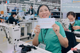 Ngành Dệt may Hà Tĩnh tăng lương thưởng, coi người lao động là tài sản quý giá nhất