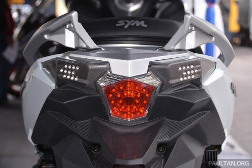 sym trinh lang xe ga co lon 300 phan khoi