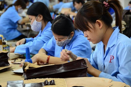 Khi còn ở độ tuổi lao động, người lao động nên tham gia BHXH để hưởng các quyền lợi khi mất sức lao động. ve huu truoc 1 1 2018 ai loi ai thiet