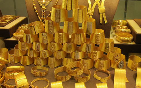 vang trong nuoc dung im truoc da leo doc cua thi truong vang the gioi