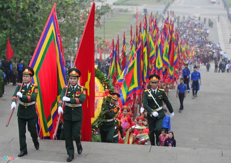 chu tich nuoc dang huong tuong niem cac vua hung