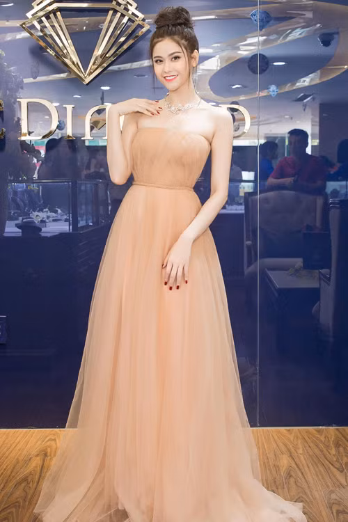 10 my nhan viet mac dep nhat tuan