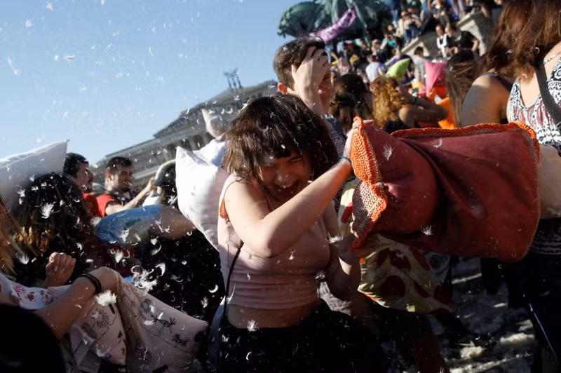 photo xa stress voi ngay hoi dap goi o khap noi tren the gioi