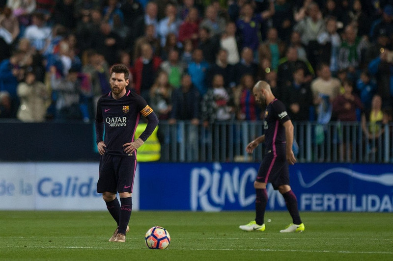 neymar nhan the do barca thua soc malaga