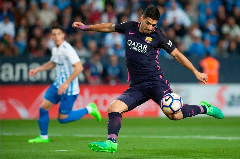 neymar nhan the do barca thua soc malaga