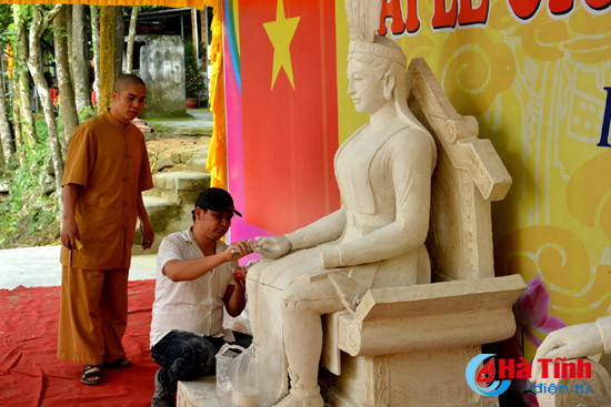 tuong nho cac vua hung tren dat ngan hong