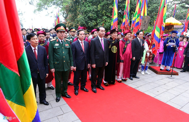 chu tich nuoc dang huong tuong niem cac vua hung